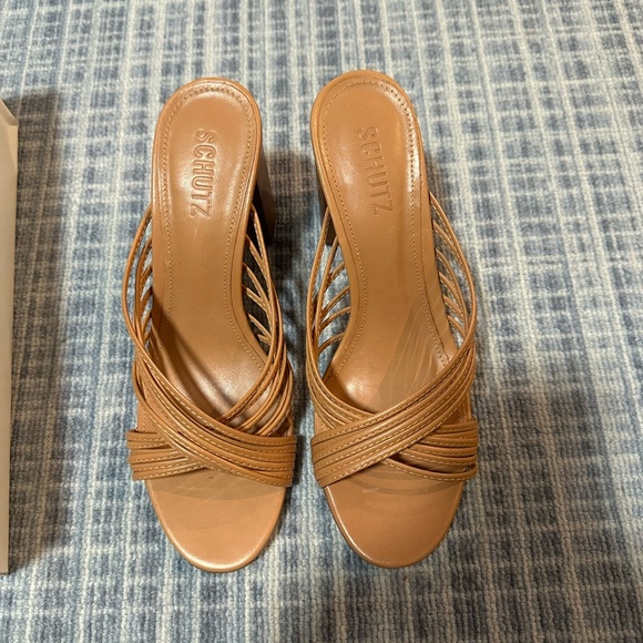 SCHUTZ Shoes - NIB Schutz Evangeline Sandals in Honey Peach Sz 8.5
